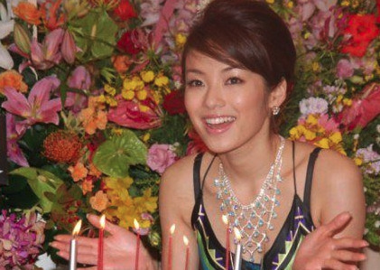 内山理名の元カレは東山紀之で歴代彼氏がすごい！吉田栄作との馴れ初めや破局理由も！ - M-media