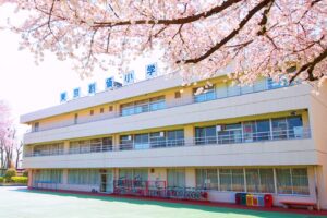 ナイツ　塙宣之　子供　学校　東京創価小学校