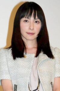 奥菜恵　顔が伸びた　顔長い　顔変わった　整形　劣化