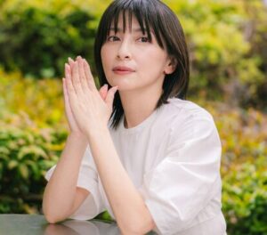 奥菜恵　顔が伸びた　顔長い　顔変わった　整形　劣化