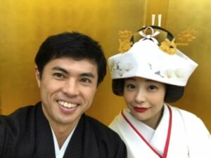 小島よしお　嫁　インスタ炎上