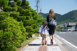 立川市立第三小学校　母親　名前　特定　反社　外国人