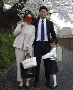 パンサー尾形　娘　尾形さくら　学校　ランドセル