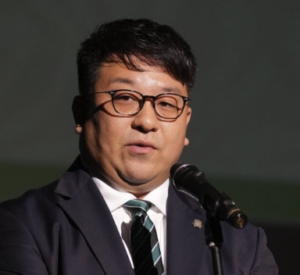 小松裕志 家族構成 子供 年齢 いる 名前 性別